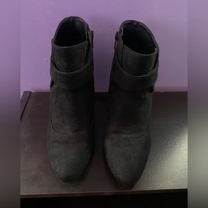 Women’s Black Boots, Size: 6.5